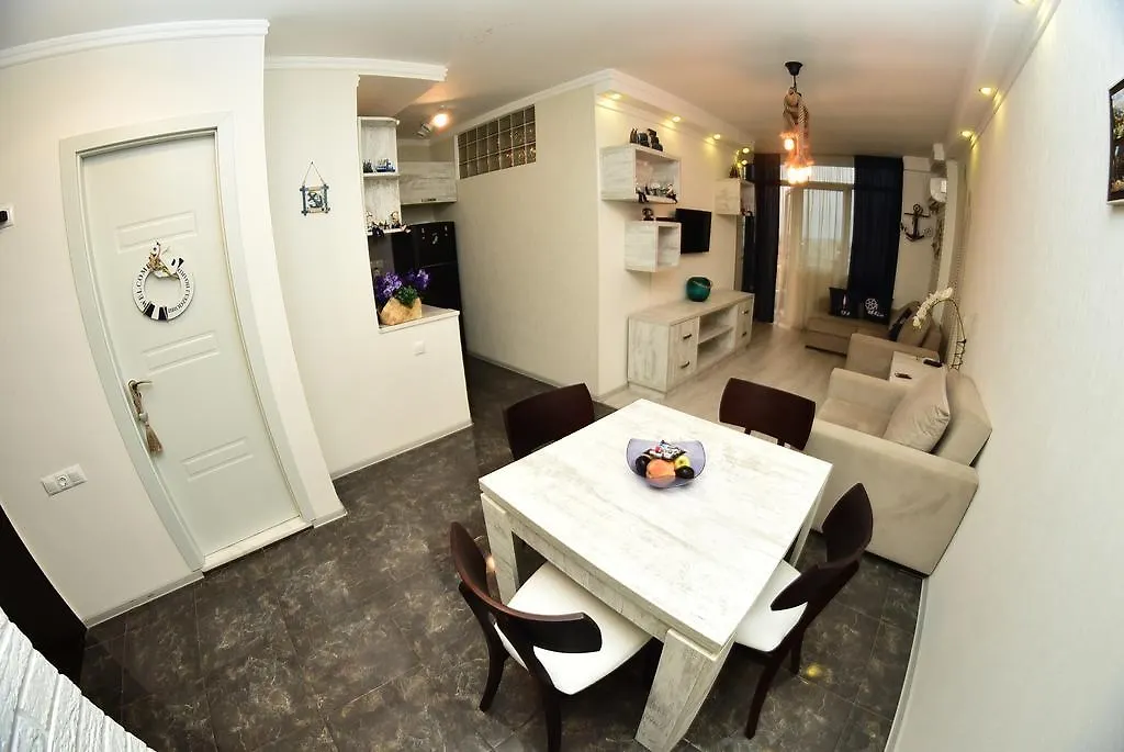 Stars Apartment Batumi 0*,