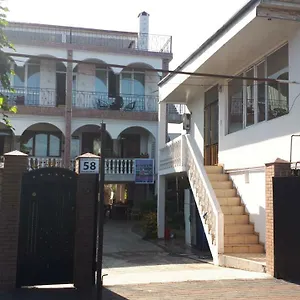  فندق مبيت وإفطار Merab House